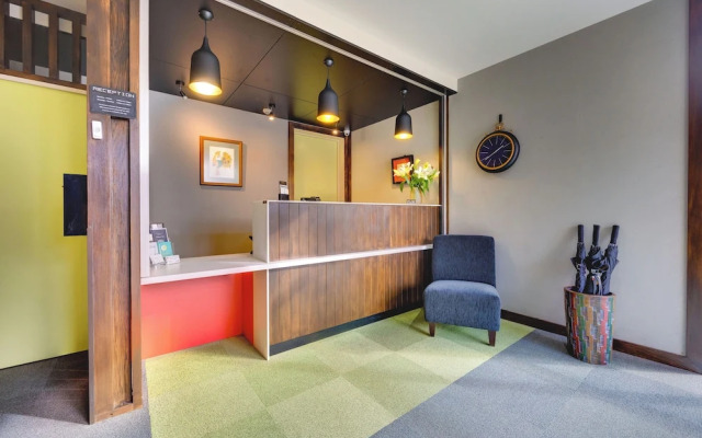 Ava Lodge