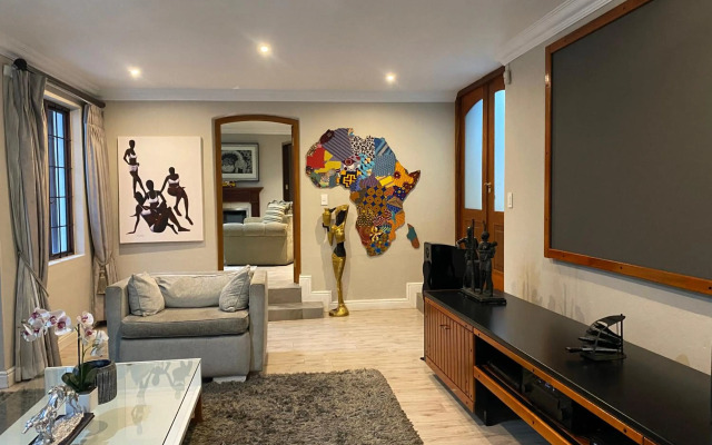 The Ridgeback, 4 Bedroom House Bryanston