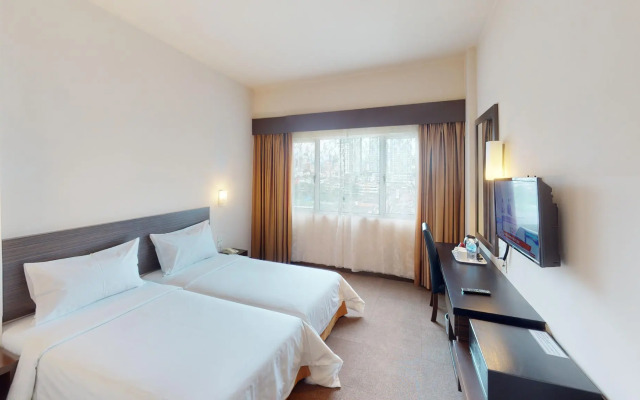 Summer View Hotel