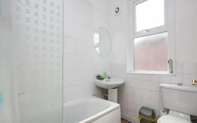 Short Term Shared R&R In Chorlton