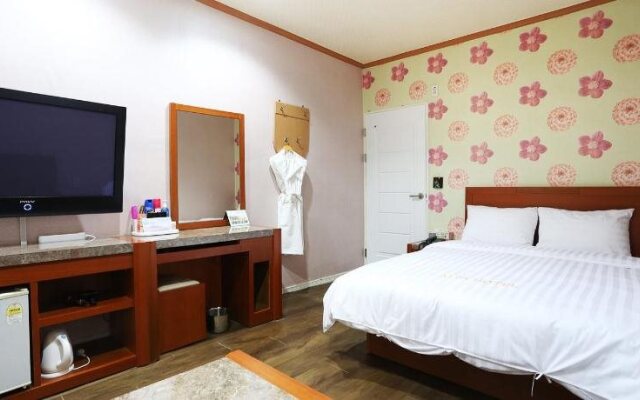 Alps Hotel