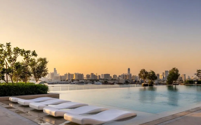 High Floor Stylish 1BR Address Harbour