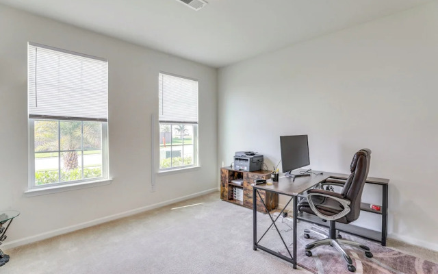 Pet-friendly Ladson Home: 23 Mi to Charleston!