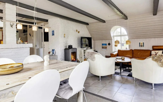 Unique Pet Friendly Holiday Home in Jerup near Sea