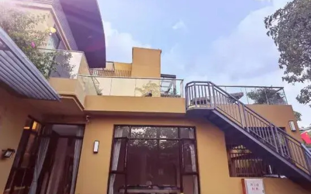 the Jing Manor