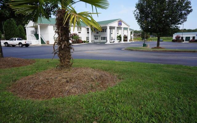 Plantation Inn and Suites