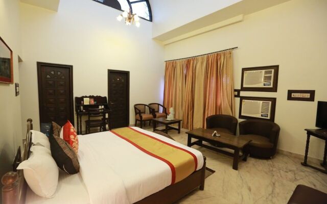 OYO 8844 Meadows Inn