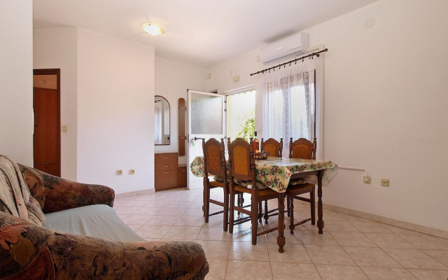 Apartment 1858