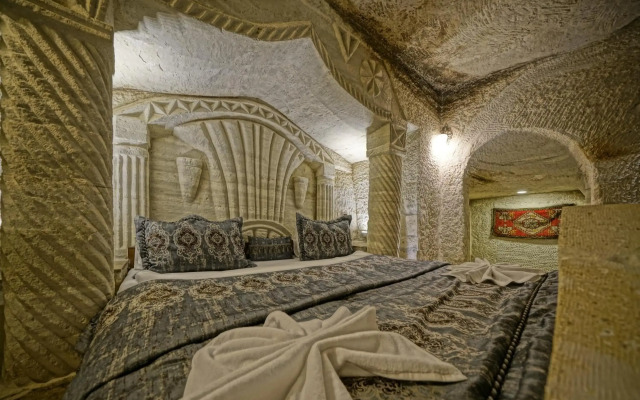 Kayatas Hotel