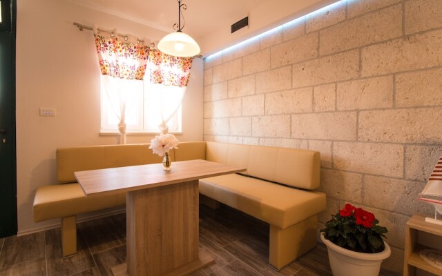 Apartments Rakuljic