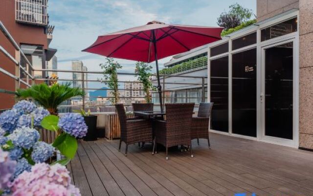 Yitel Collection (Nanjing Gulou Xuanwuhu Road)