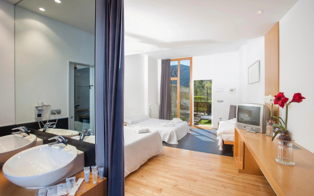 Tierra De Biescas Hotel