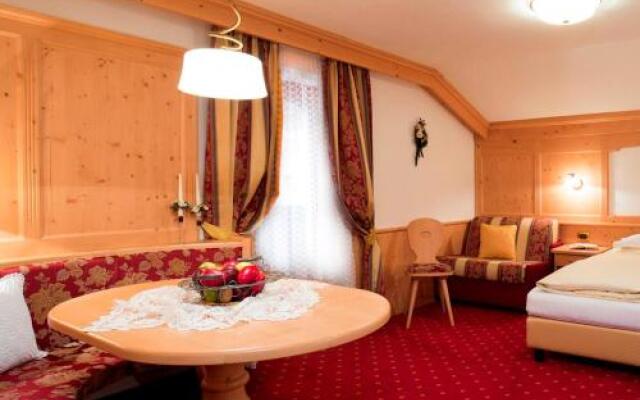 Adria Garni B&B Residence Corvara