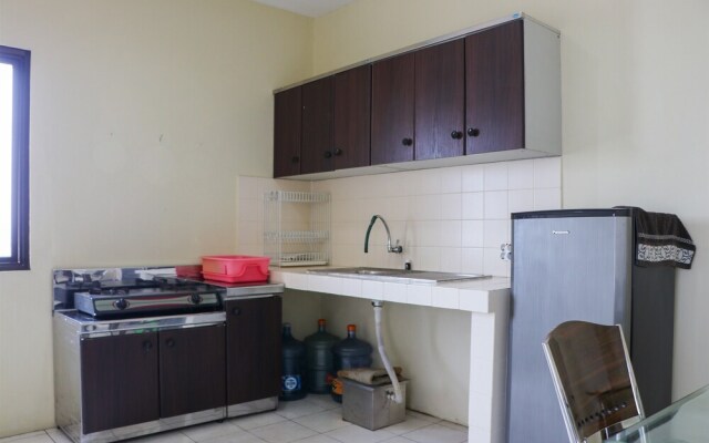 Elegant And Homey 2Br Puri Garden Apartment