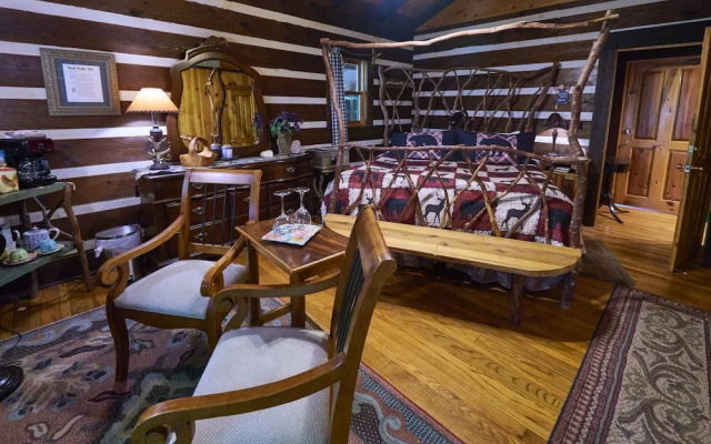Creekwalk Inn and Cabins