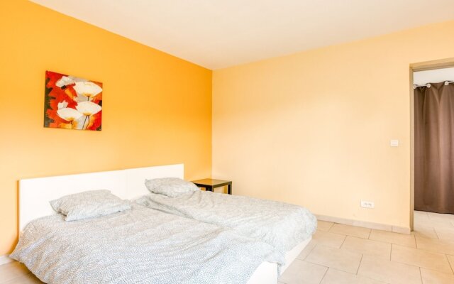 Luxury Villa in Aigne with Swimming Pool