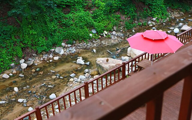 Gyeongju Happyday Pension