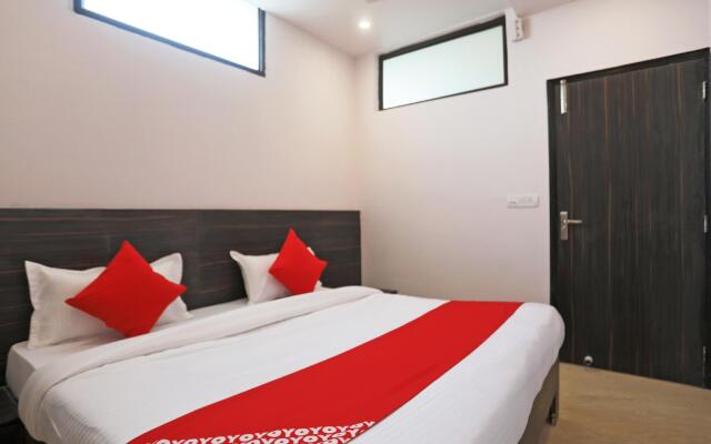 OYO 35741 Dsg Residency.
