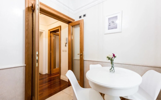 Modern and Elegant Flat Near Termini Station