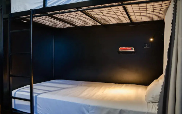 Howzit Hostels Hawaii