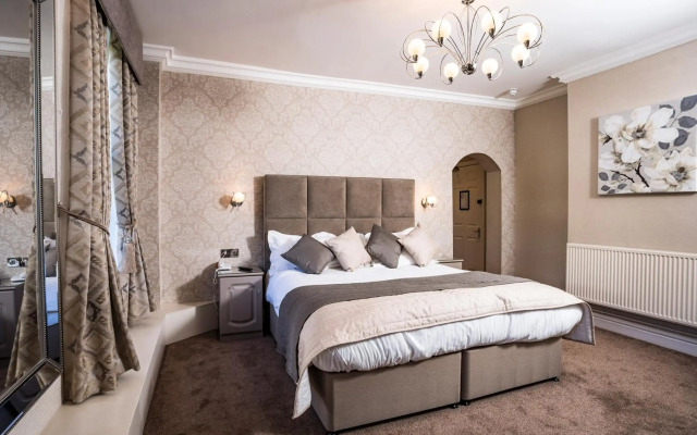 Borough Arms Hotel