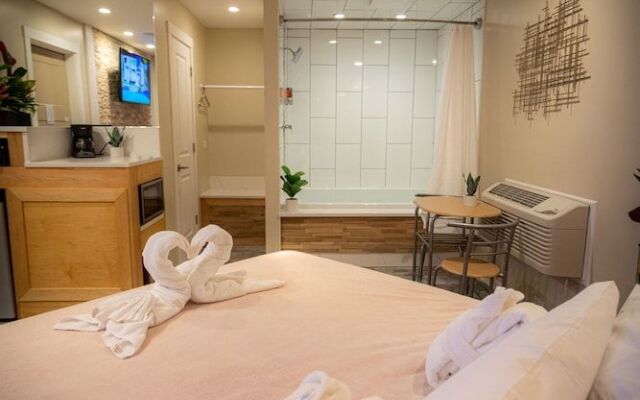 Sybaris Pool Suites