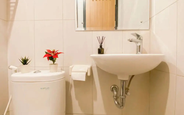 Warm Minimalist Studio Apartment Monroe Tower