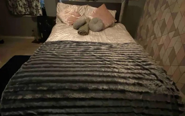 Stunning Apartment In Smethwick, West Midlands