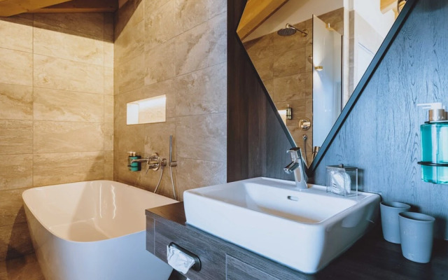 GLEMM by AvenidA Superior Hotel & Residences
