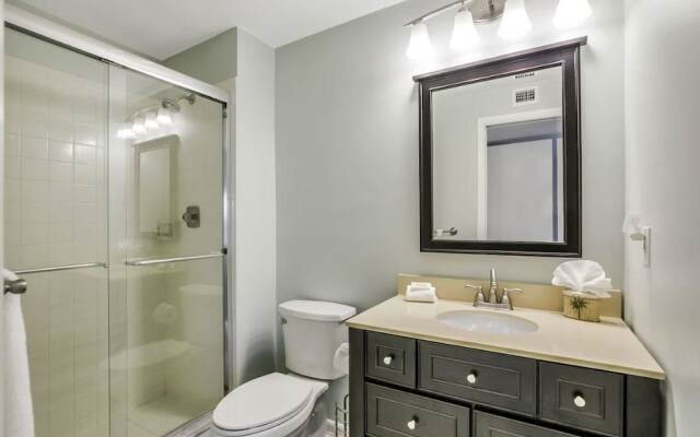 Colonial Avenue Home