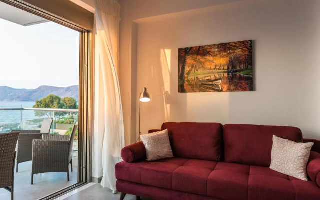 Niovi Seaside Suites