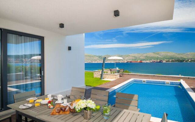 Villa More