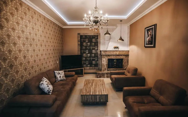 7 Rooms Hotel