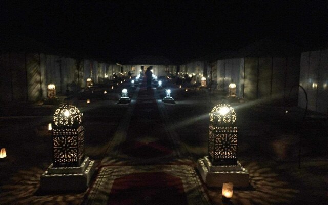 luxury camp jumeirah resort