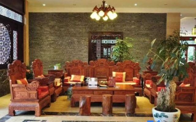 Maitreya Sanlong Hotel (Huquan Hot Spring Ecological Park Honghe Water Town Branch)