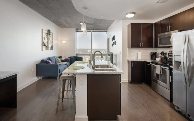 FRONTDESK Skyhouse Apts Uptown Charlotte