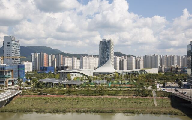 Brown Dot Hotel Jinju Chungmugong