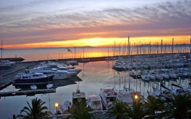 Appartement Hyères, 2 pièces, 4 personnes - FR-1-335-79