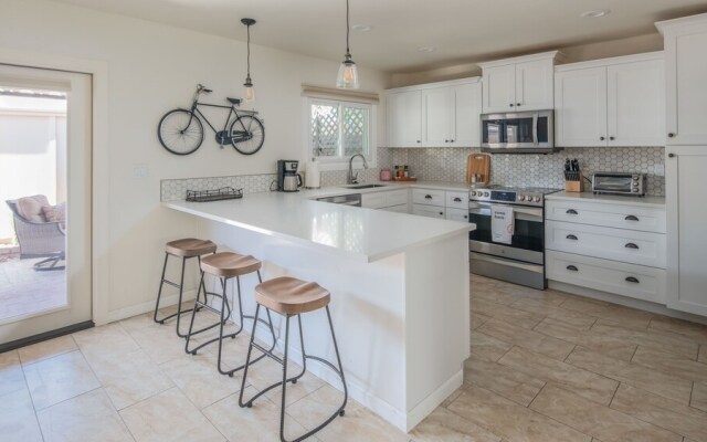 Spacious 4BR Townhouse by WanderJaunt