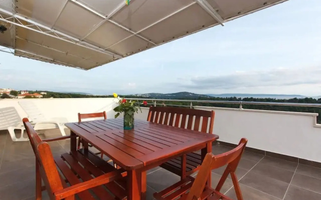 Zeljko - With Garden - SA2