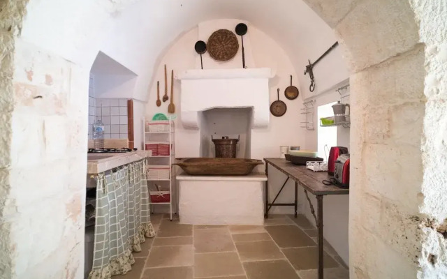 Trullo Bosco Selva Fasano by Typney