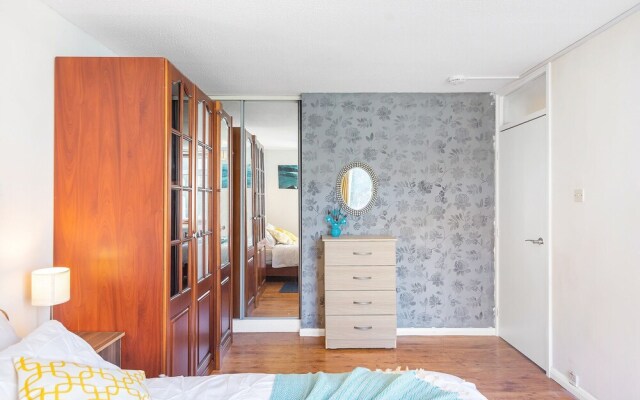 Canton Street - Deluxe Guest Room 3