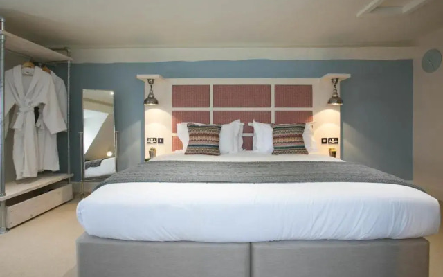 The Farmhouse at Mackworth