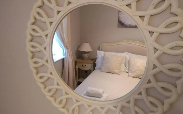 Three Bedroom Apartment by Beautiful Park