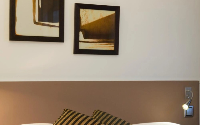 Residence Mercure Paris La Defense Grande Arche