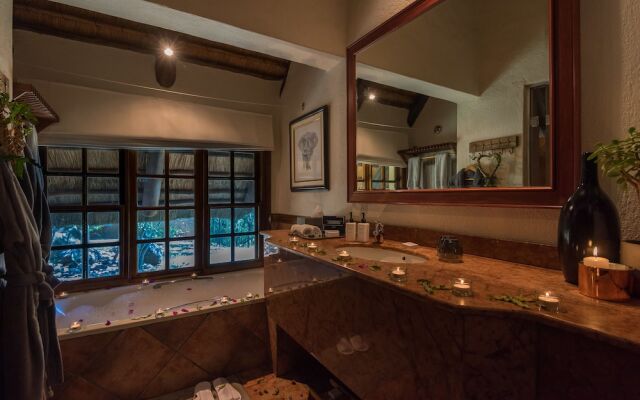 Thornybush Waterside Lodge