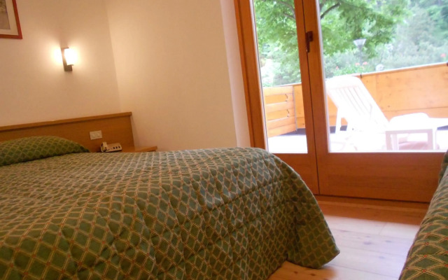 Hotel Garni Lago Nembia