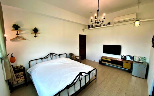 1969 Meters Square Seed B&B