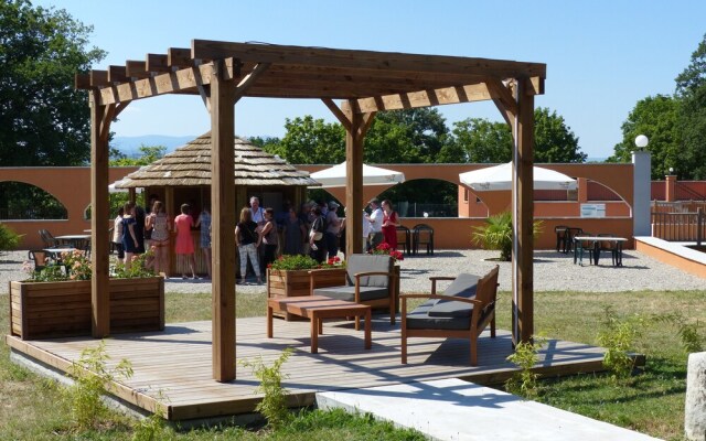Camping Domaine de Senaud - Les Chalets