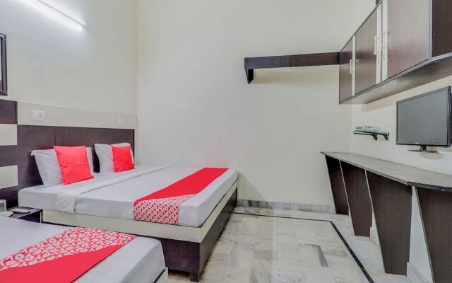 Oyo 45903 Royal Guest House